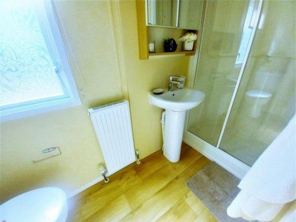Image 7 of Willerby Granada 2 bed mobile home UK Showground