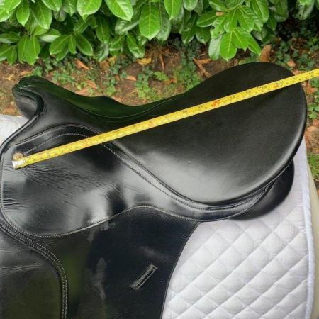 Image 8 of Bates Caprilli 17 inch dressage saddle