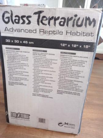 Image 3 of glass terrarium 30x30x45 Exo-terra