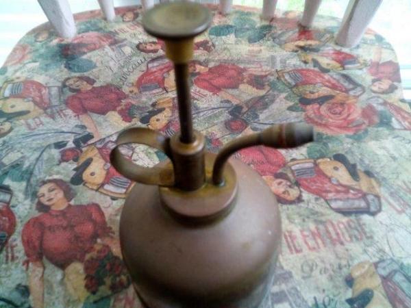 Image 3 of OIL BOTTLE BRASS £4WITH PLUNGER