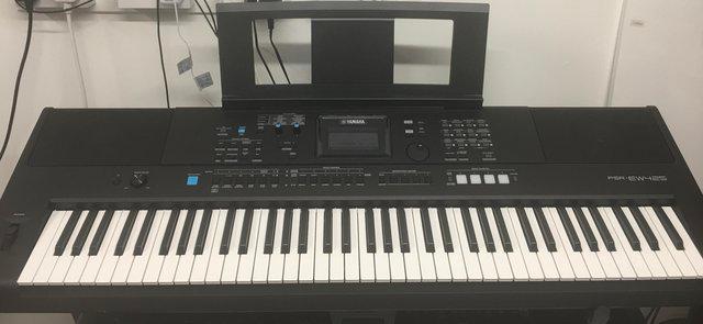 Preview of the first image of Yamaha PSR EW425 72 keys arranger keyboard..