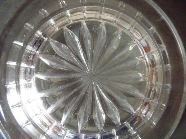 Image 3 of 2 identical decorative vintage clear glass bowls/dishes.