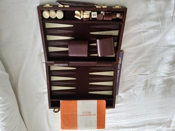 Image 3 of Deluxe Backgammon attache set