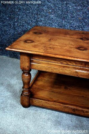 Image 24 of A TITCHMARSH & GOODWIN STYLE SOLID OAK POTBOARD COFFEE TABLE
