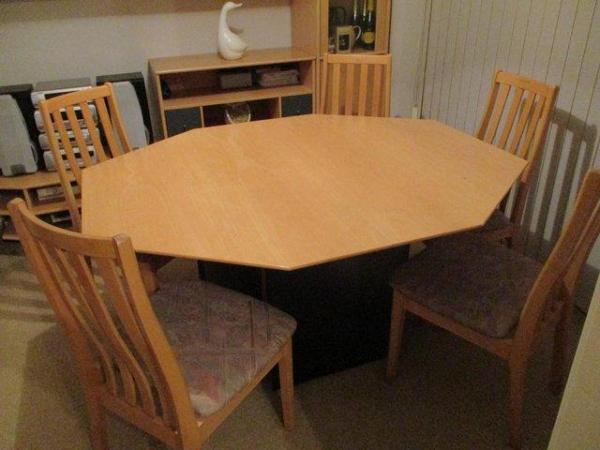 Image 1 of Extending Dining table and 6 Chairs