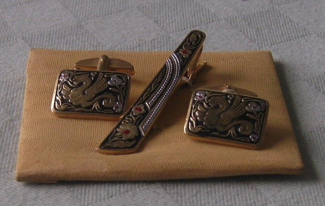 Image 1 of Cufflinks & Tie Pin - Vintage Dragon Pattern