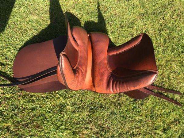 Image 12 of Ideal 17in Dressage Saddle, Excellent Condition