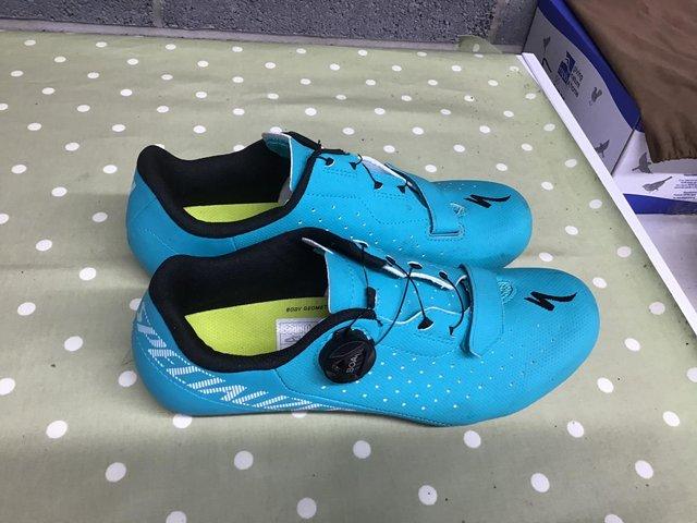 Preview of the first image of Specialised Torch 1.0 road shoes size 8 as new.