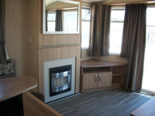 Image 13 of RS 1646 a great 3 bed Swift Burgundy Mobile home