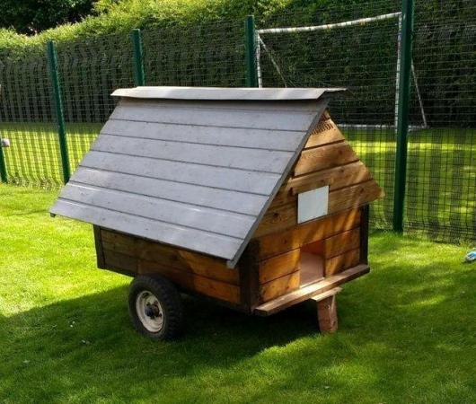 Image 1 of Mobile Poultry/Animal Hut with removeable side roof