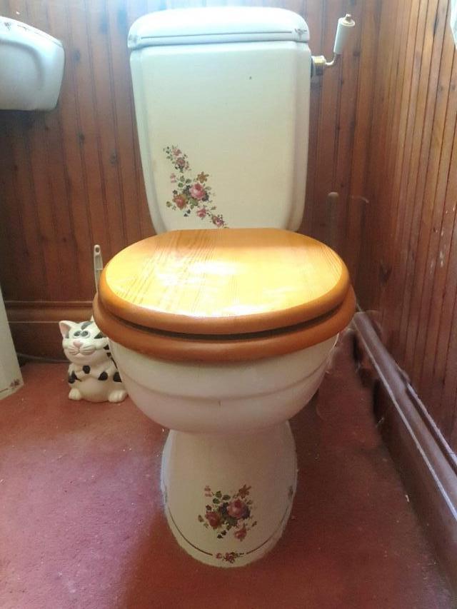 Preview of the first image of Vintage Floral Toilet & Basin Set.