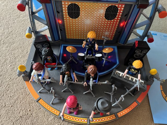 Preview of the first image of Playmobil 5602 Rockband and Stage - ** RARE**.