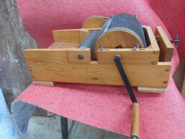 Image 2 of Drum Carder for carding wool