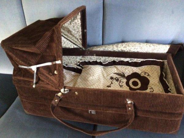 Image 3 of Vintage carrycot in very good condition
