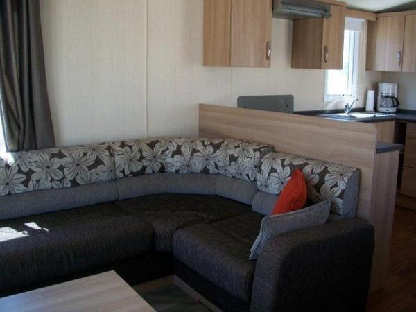 Image 10 of RS 1646 a great 3 bed Swift Burgundy Mobile home