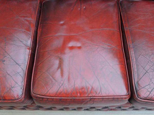 Image 13 of Luxury Chesterfield Vintage Sofa (UK Delivery)