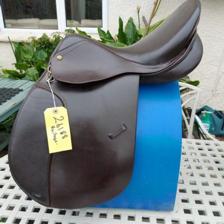 Image 1 of 17" HERITAGE, JUMPING SADDLE Close contact Med. £150