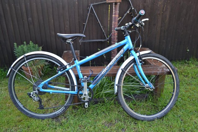 Preview of the first image of Islabike Beinn 24 Blue – Excellent condition, fully serviced.