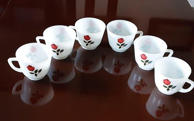 Preview of the first image of VINTAGE RETRO JAJ PYREX JUNE ROSE 18 PIECE TEASET.