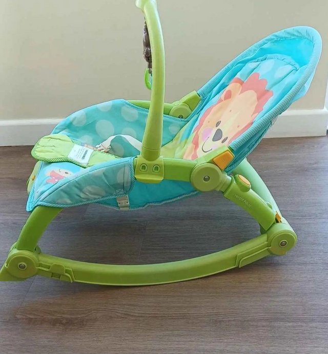 Fisher-Price Vibrating Baby Rocker/Chair — photo 2 of 3