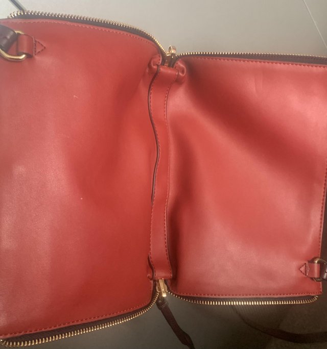Preview of the first image of Ladies handbag with 2 strap.