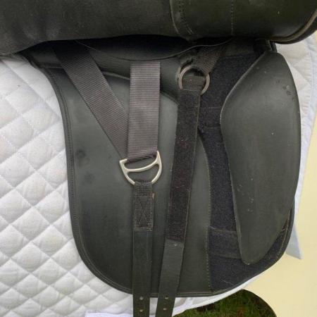 Image 10 of Thorowgood T6 18 inch dressage saddle