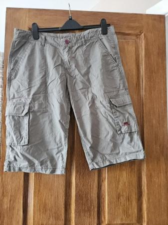 Image 3 of Trespass women's 3/4 Womans Size L shorts in gray with purpl