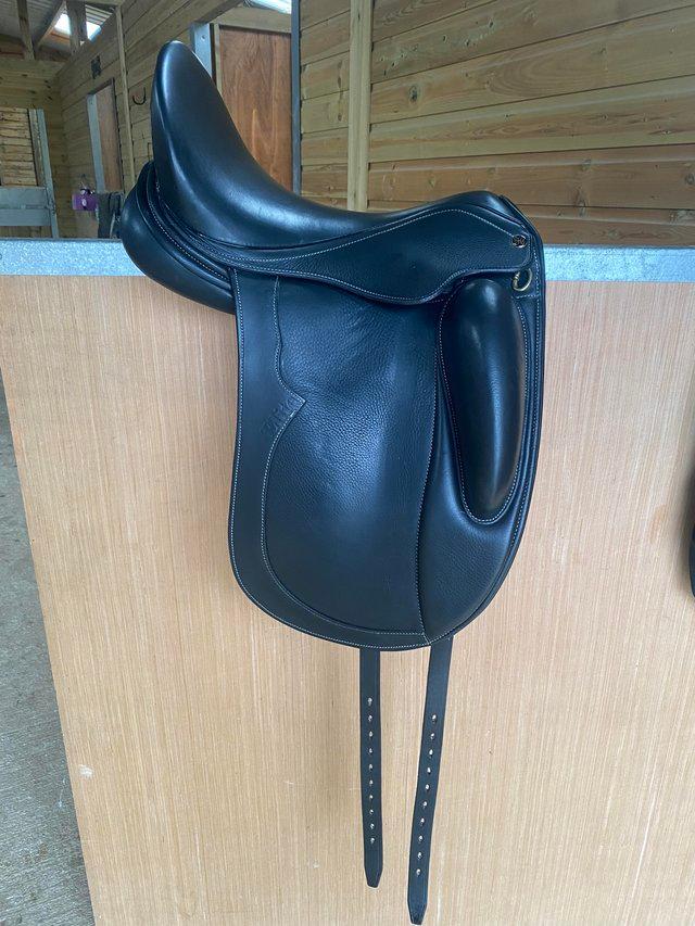 Preview of the first image of Peter Horobin Stridefree Elite dressage saddle.