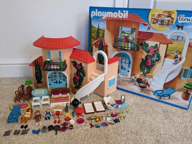 Preview of the first image of Playmobil Family Fun 9420 Summer Villa.