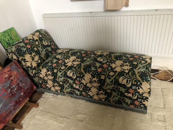 Image 2 of William Morris style chaise longue