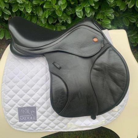 Image 5 of Kent & Masters 16.5 inch S-Series Pony Jump saddle