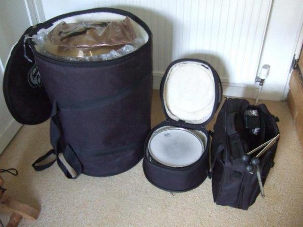 Image 2 of Drum kit with protection racket bag