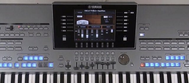 Image 2 of Yamaha Tyros 5 Keyboard