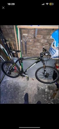 Image 1 of Diamond Back mens bike blk/wht