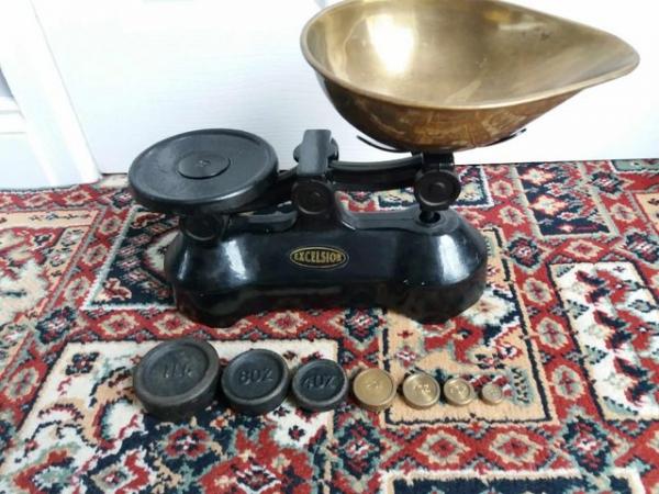 Image 3 of vintage Excelsior Kitchen scale comes with its weights £10-.