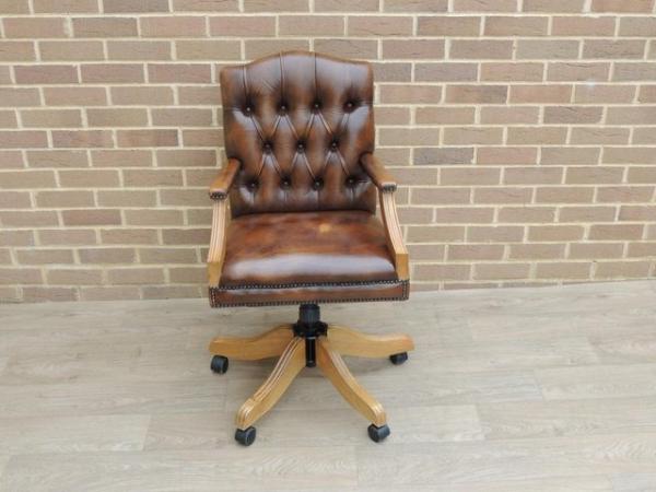 Image 2 of Compact Gainsborough Chair with an Oak Frame (UK Delivery)