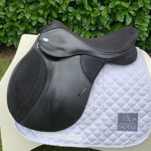 Preview of the first image of Thorowgood T4 16.5 inch pony saddle.