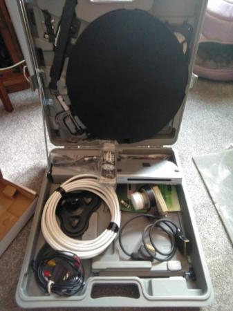 Image 2 of Portable satellite equipment in carrycase