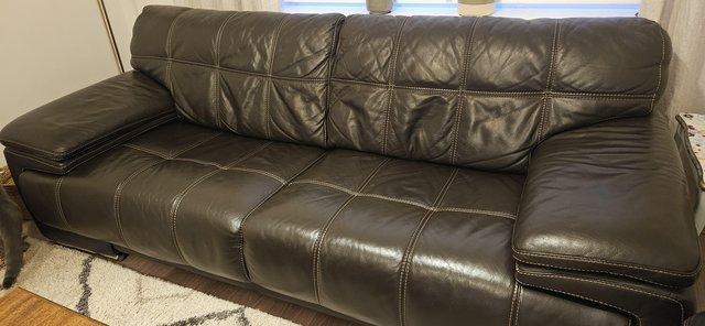 Image 2 of Leather sofas 3+2 seater