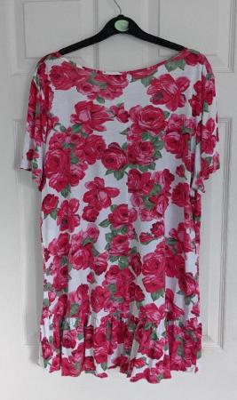 Image 2 of Lovely Ladies Flowered Top By Evie - Size 22/24