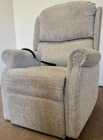 Image 1 of HSL LUXURY ELECTRIC RISER RECLINER DUAL MOTOR CHAIR DELIVERY