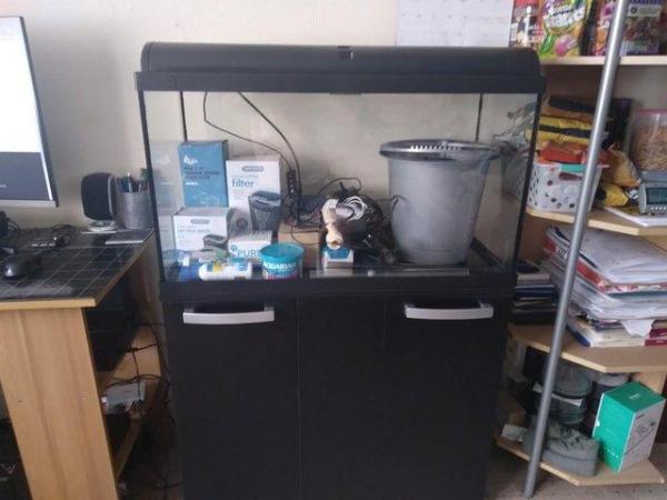 Image 3 of 80 litre Fish Tank with accesories includes Cabinet