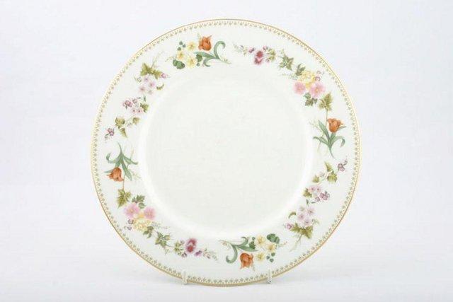 Preview of the first image of Wedgwood Mirabelle R4537 Dinner Set.