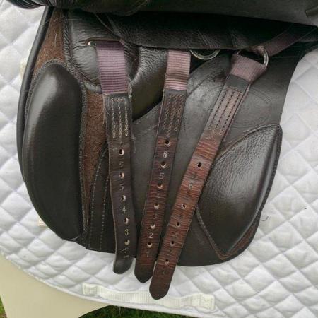 Image 8 of Kent and Masters 16.5 S series mgc compact saddle