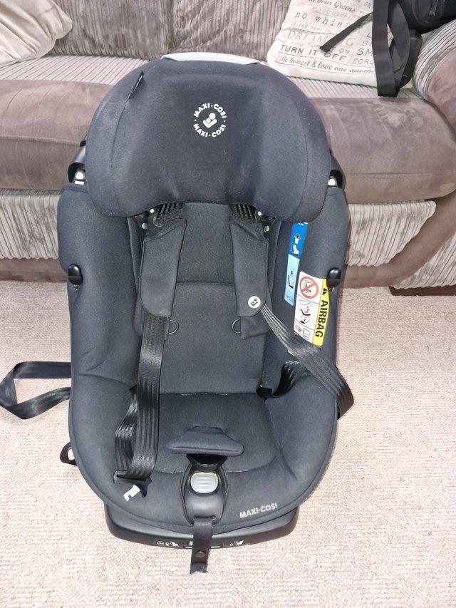 Preview of the first image of Maxi-Cosi 360° spin isofix.