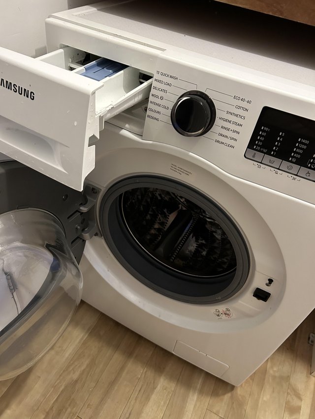 Preview of the first image of Samsung Series 5 eco bubble 9kg 1400 Spin Washing Machine Wh.