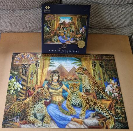 Image 3 of 1000 piece jigsaw called QUEEN OF THE LEOPARDS by CORNER PIE