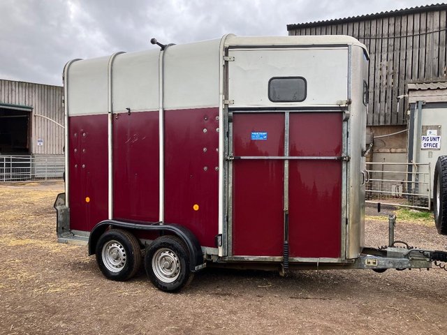 Preview of the first image of Ifor Williams 510 horse trailer.