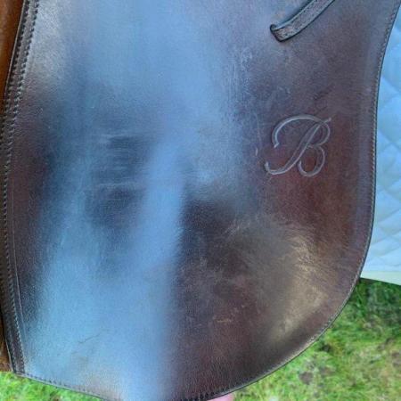 Image 3 of Bates Caprilli 17.5 inch gp saddle