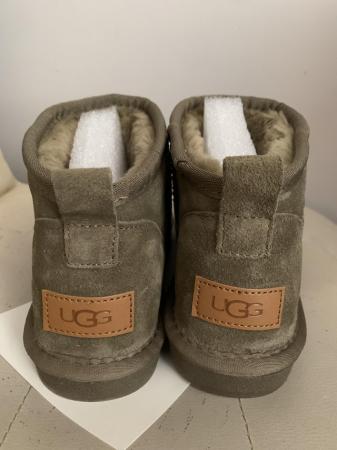 Image 2 of Women’s Size 6 Uggs brand new